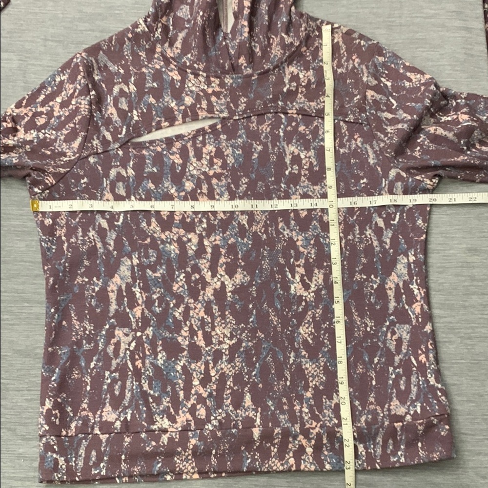 Flexure Bodywear Pink and Gray Long Sleeve Hooded Sweatshirt cutout design - Picture 3 of 9